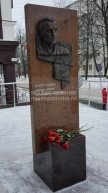 Памятник Николаю Олялину