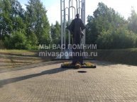 Братская могила, монумент "Часовня". п.Дубровка