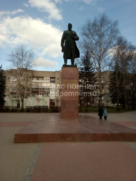Памятник генералу армии Черняховскому И.Д.